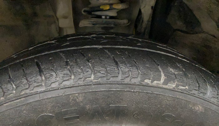 2021 Nissan MAGNITE XE, Petrol, Manual, 29,360 km, Left Front Tyre Tread