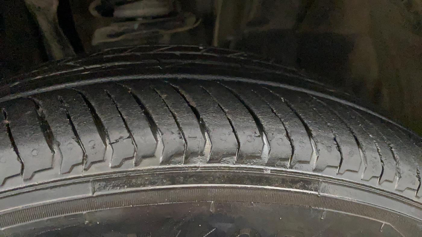 2021 Nissan MAGNITE XE, Petrol, Manual, 29,360 km, Right Front Tyre Tread