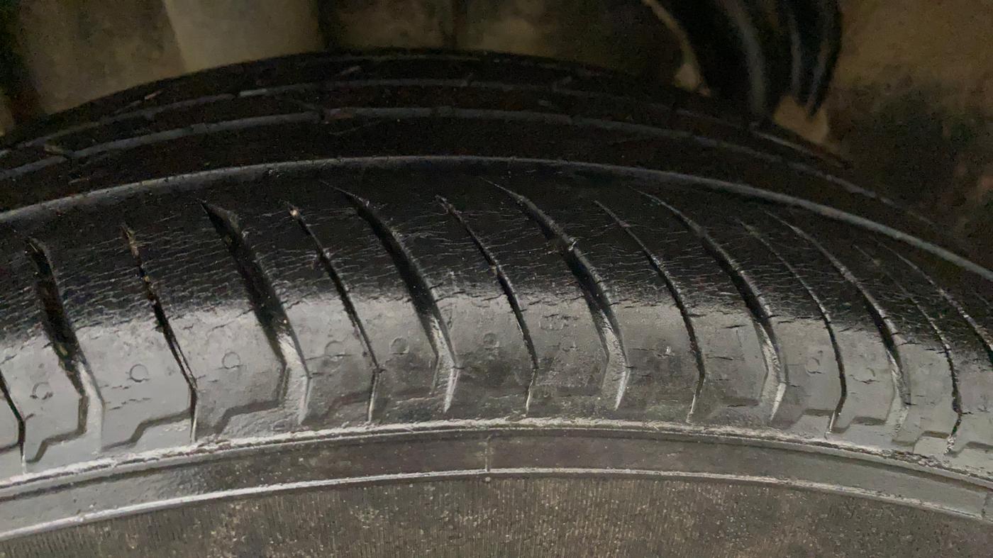 2021 Nissan MAGNITE XE, Petrol, Manual, 29,360 km, Right Rear Tyre Tread