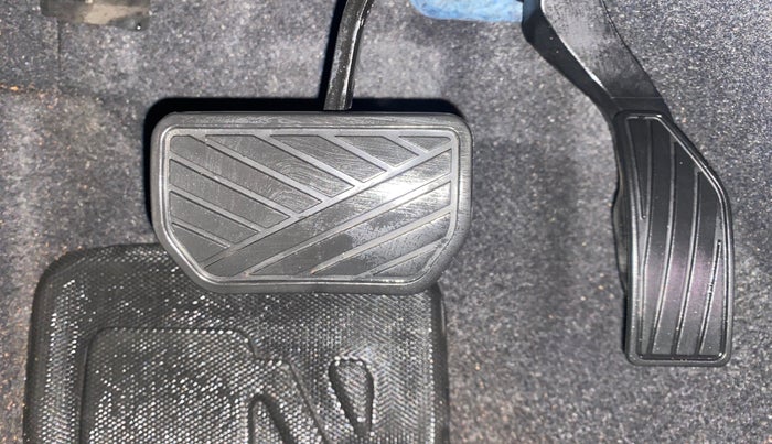 2023 Maruti Grand Vitara DELTA SMART HYBRID AT, Petrol, Automatic, 51,190 km, Pedals