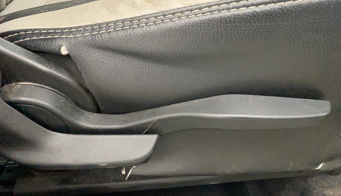 2023 Maruti Grand Vitara DELTA SMART HYBRID AT, Petrol, Automatic, 51,190 km, Driver Side Adjustment Panel