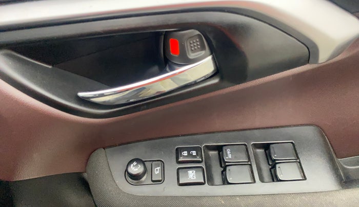 2023 Maruti Grand Vitara DELTA SMART HYBRID AT, Petrol, Automatic, 51,190 km, Driver Side Door Panels Control