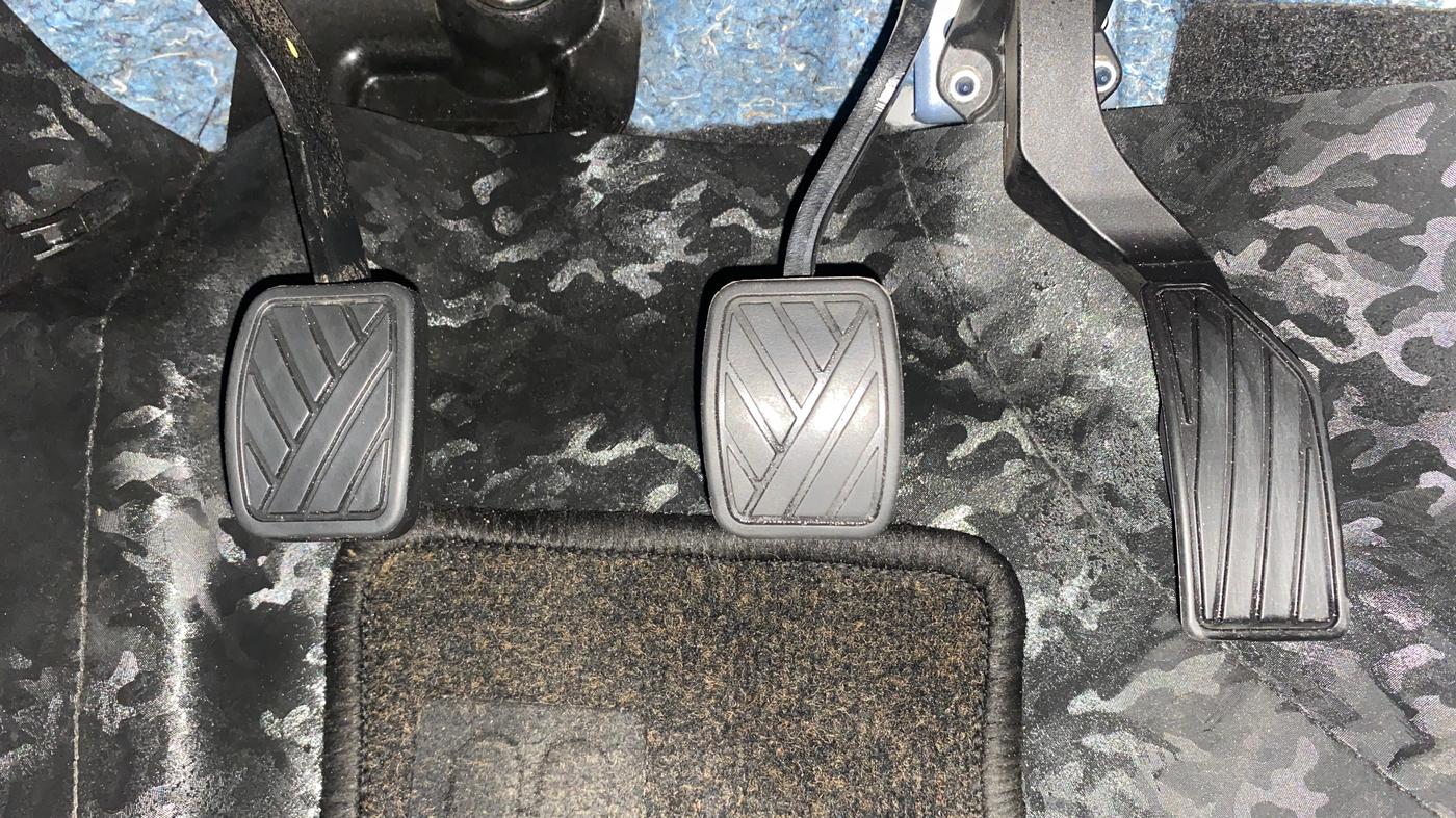 2022 Maruti BREZZA VXI SMART HYBRID, Petrol, Manual, 48,244 km, Pedals
