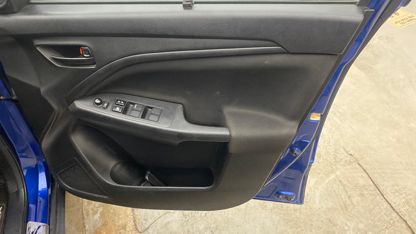 2022 Maruti BREZZA VXI SMART HYBRID, Petrol, Manual, 48,244 km, Driver Side Door Panels Control