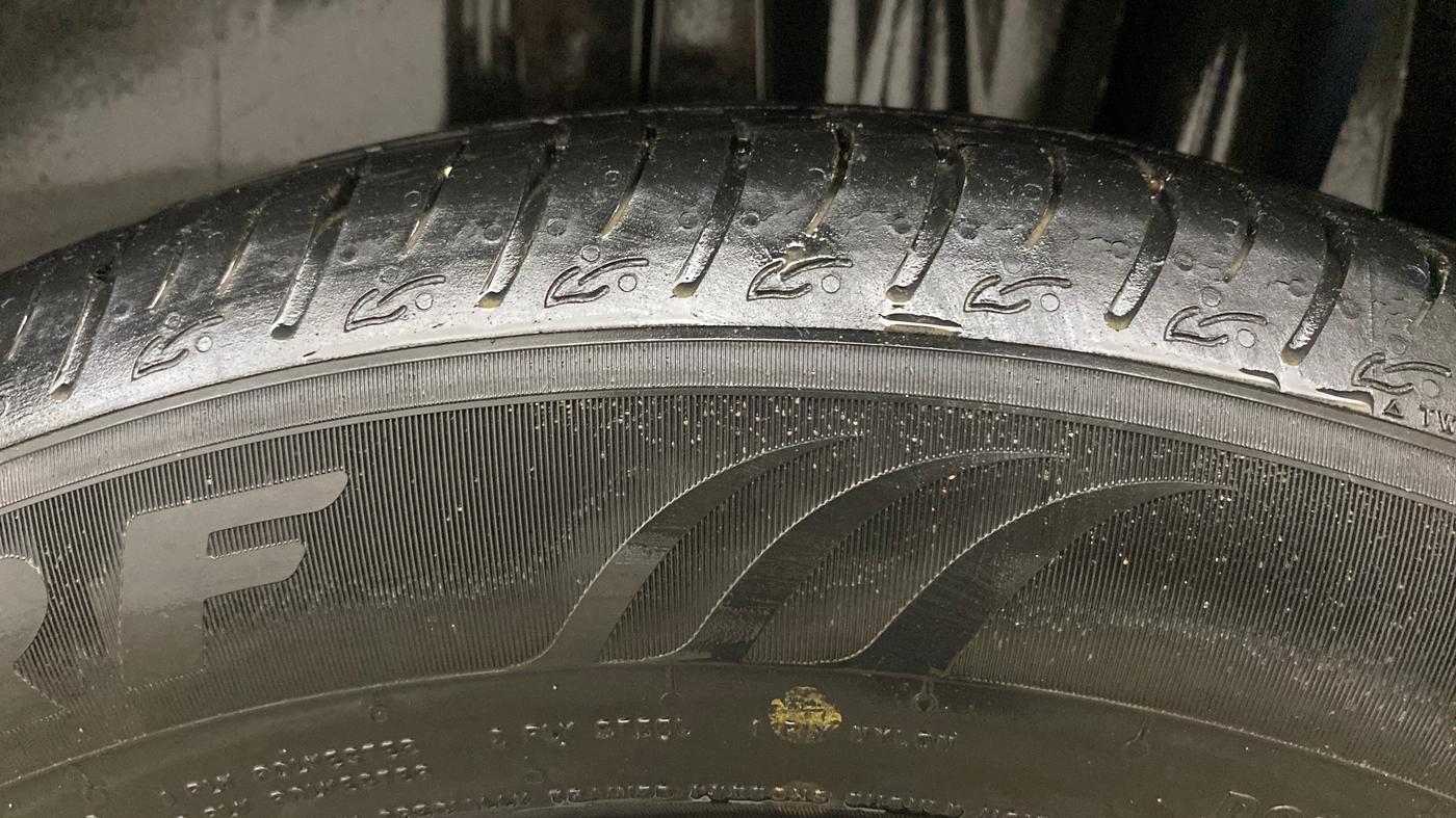 2022 Maruti BREZZA VXI SMART HYBRID, Petrol, Manual, 48,244 km, Left Rear Tyre Tread