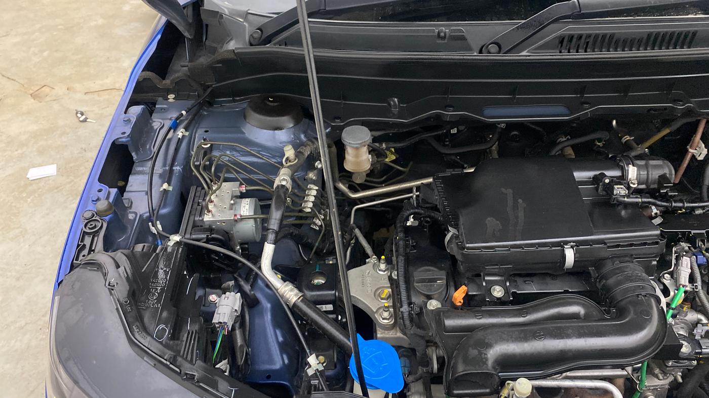2022 Maruti BREZZA VXI SMART HYBRID, Petrol, Manual, 48,244 km, Engine View - Right