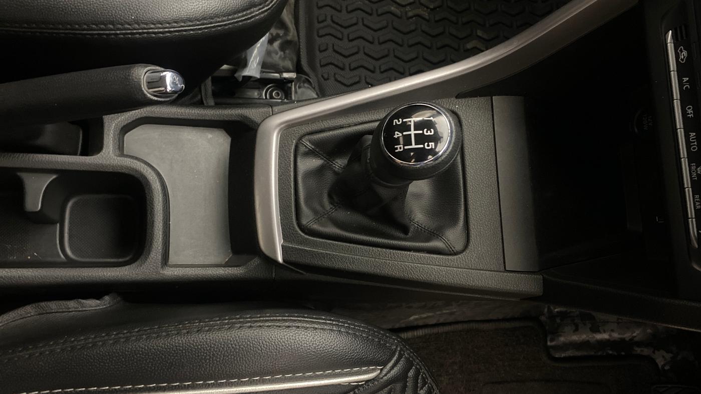 2022 Maruti BREZZA VXI SMART HYBRID, Petrol, Manual, 48,244 km, Gear Lever