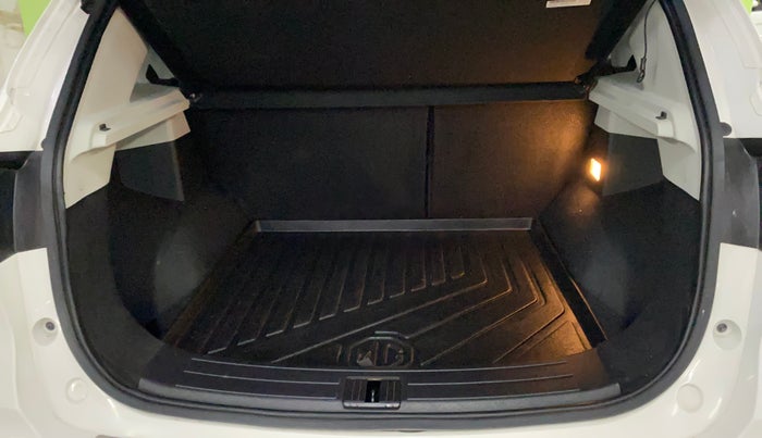 2023 MG ASTOR SHARP 1.5 CVT, Petrol, Automatic, 21,810 km, Boot Inside