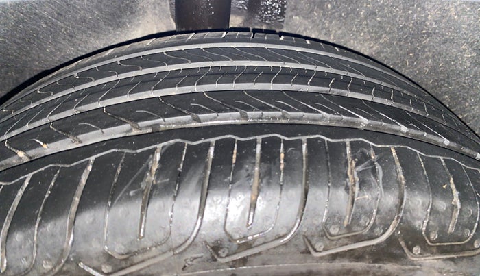 2023 MG ASTOR SHARP 1.5 CVT, Petrol, Automatic, 21,810 km, Right Rear Tyre Tread