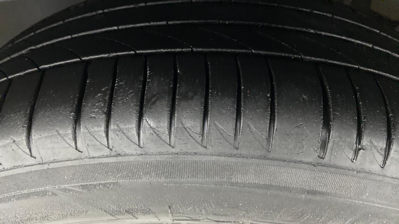 2017 Hyundai Verna 1.6 CRDI SX + AT, Diesel, Automatic, 44,626 km, Left Front Tyre Tread