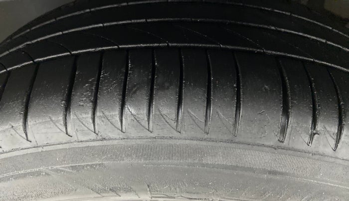2017 Hyundai Verna 1.6 CRDI SX + AT, Diesel, Automatic, 44,626 km, Left Front Tyre Tread