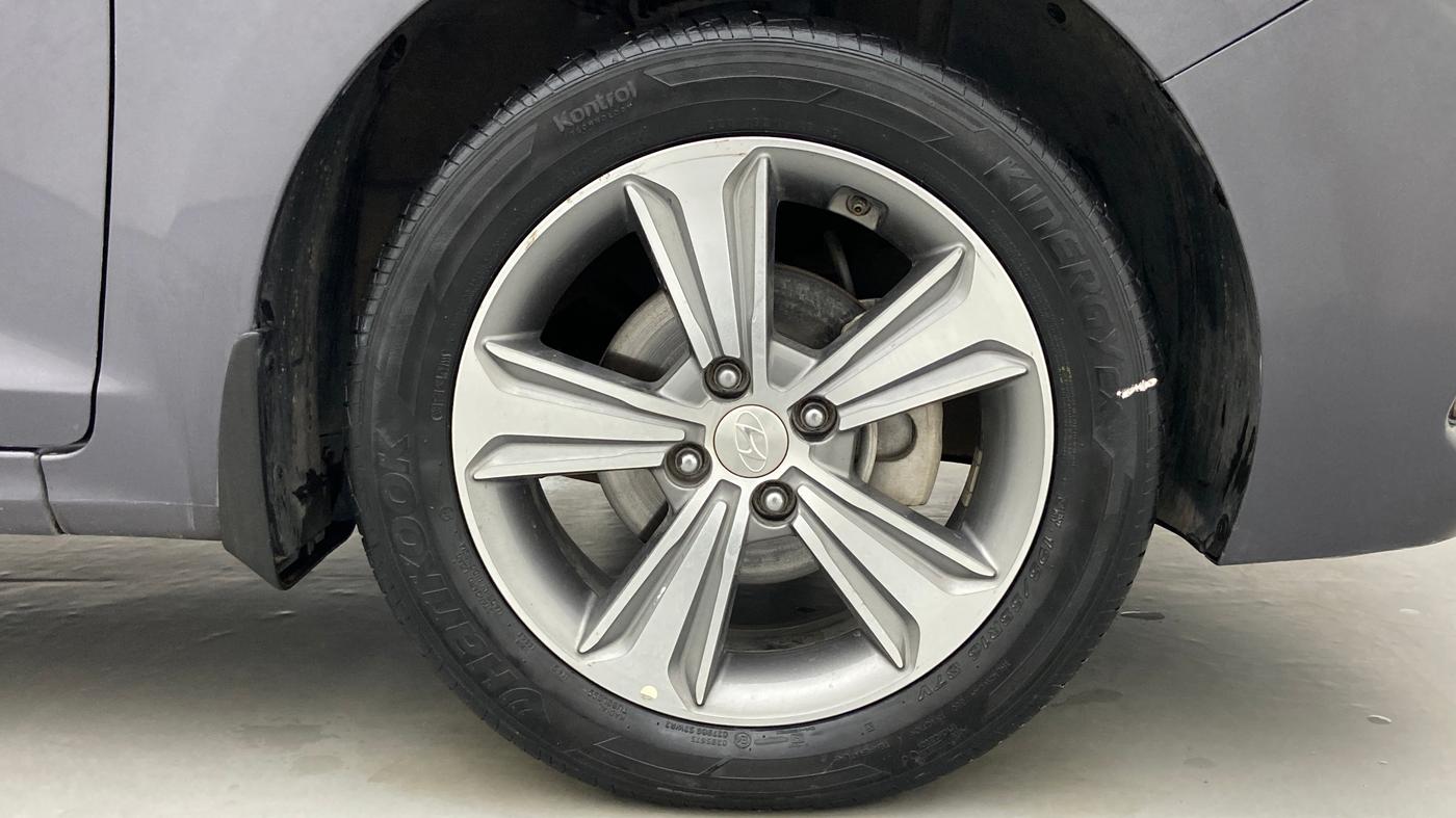 2017 Hyundai Verna 1.6 CRDI SX + AT, Diesel, Automatic, 44,626 km, Right Front Wheel