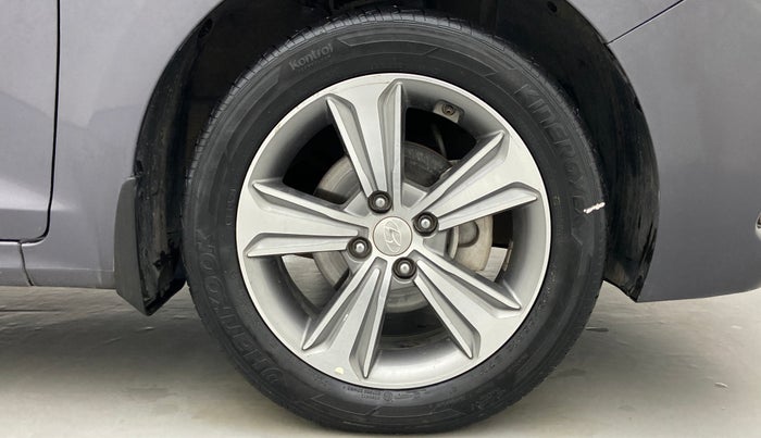 2017 Hyundai Verna 1.6 CRDI SX + AT, Diesel, Automatic, 44,626 km, Right Front Wheel