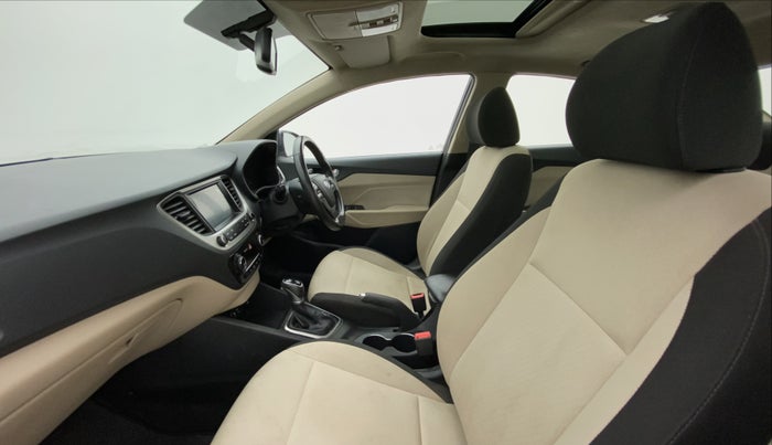 2017 Hyundai Verna 1.6 CRDI SX + AT, Diesel, Automatic, 44,626 km, Right Side Front Door Cabin