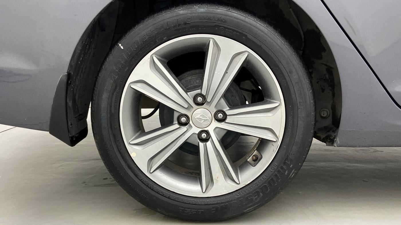 2017 Hyundai Verna 1.6 CRDI SX + AT, Diesel, Automatic, 44,626 km, Right Rear Wheel