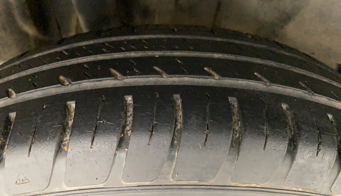2018 Maruti Swift VXI, Petrol, Manual, 28,663 km, Right Rear Tyre Tread