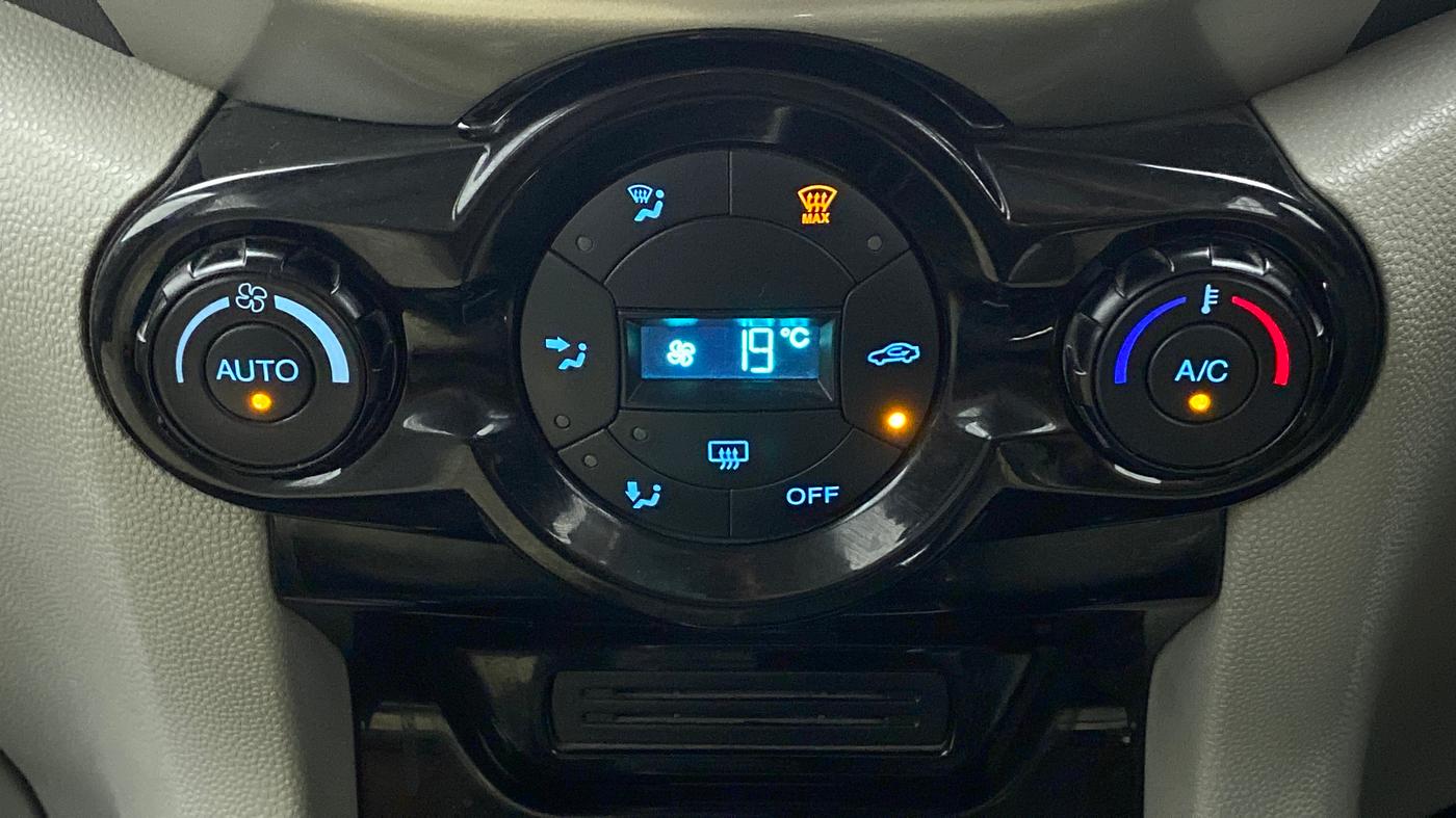 2016 Ford Ecosport TITANIUM 1.5L PETROL AT, CNG, Automatic, 60,431 km, Automatic Climate Control