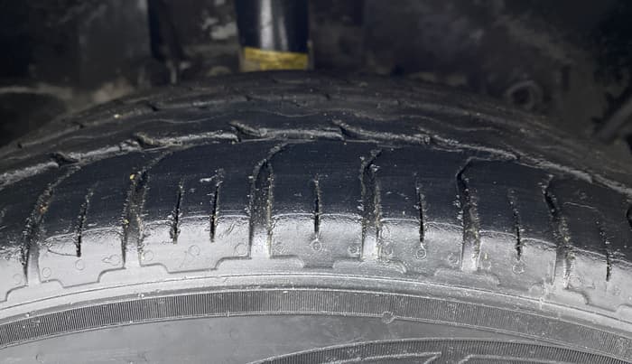 2016 Ford Ecosport TITANIUM 1.5L PETROL AT, CNG, Automatic, 60,431 km, Right Front Tyre Tread