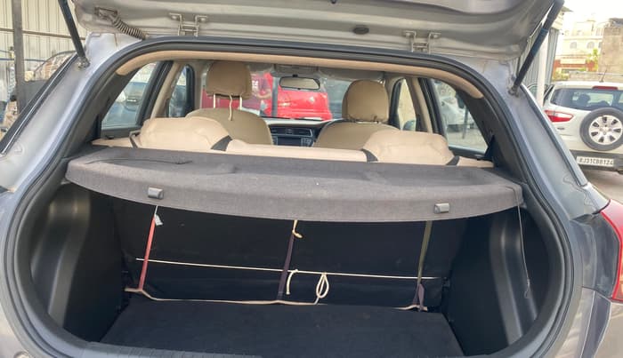 2018 Hyundai Elite i20 ASTA 1.2, Petrol, Manual, 1,20,488 km, Boot Inside