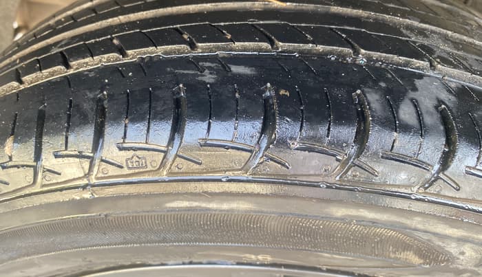 2018 Hyundai Elite i20 ASTA 1.2, Petrol, Manual, 1,20,488 km, Right Rear Tyre Tread