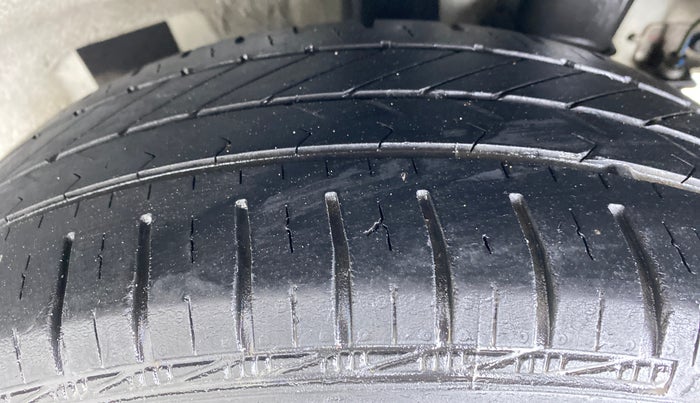 2016 Hyundai Grand i10 MAGNA 1.2 KAPPA VTVT, Petrol, Manual, 1 km, Left Rear Tyre Tread