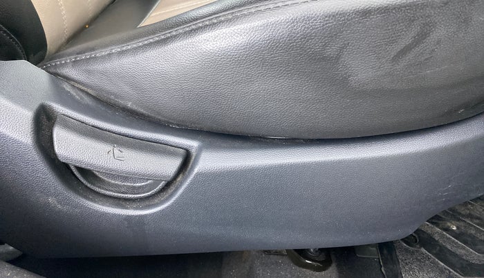 2016 Hyundai Grand i10 MAGNA 1.2 KAPPA VTVT, Petrol, Manual, 1 km, Driver Side Adjustment Panel