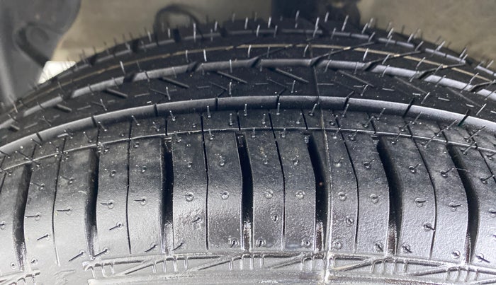 2016 Hyundai Grand i10 MAGNA 1.2 KAPPA VTVT, Petrol, Manual, 1 km, Left Front Tyre Tread