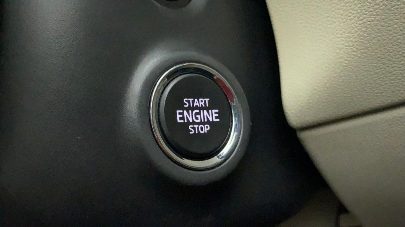 2022 Skoda SLAVIA AMBITION 1.0L TSI AT, Petrol, Automatic, 15,801 km, Keyless Start/ Stop Button