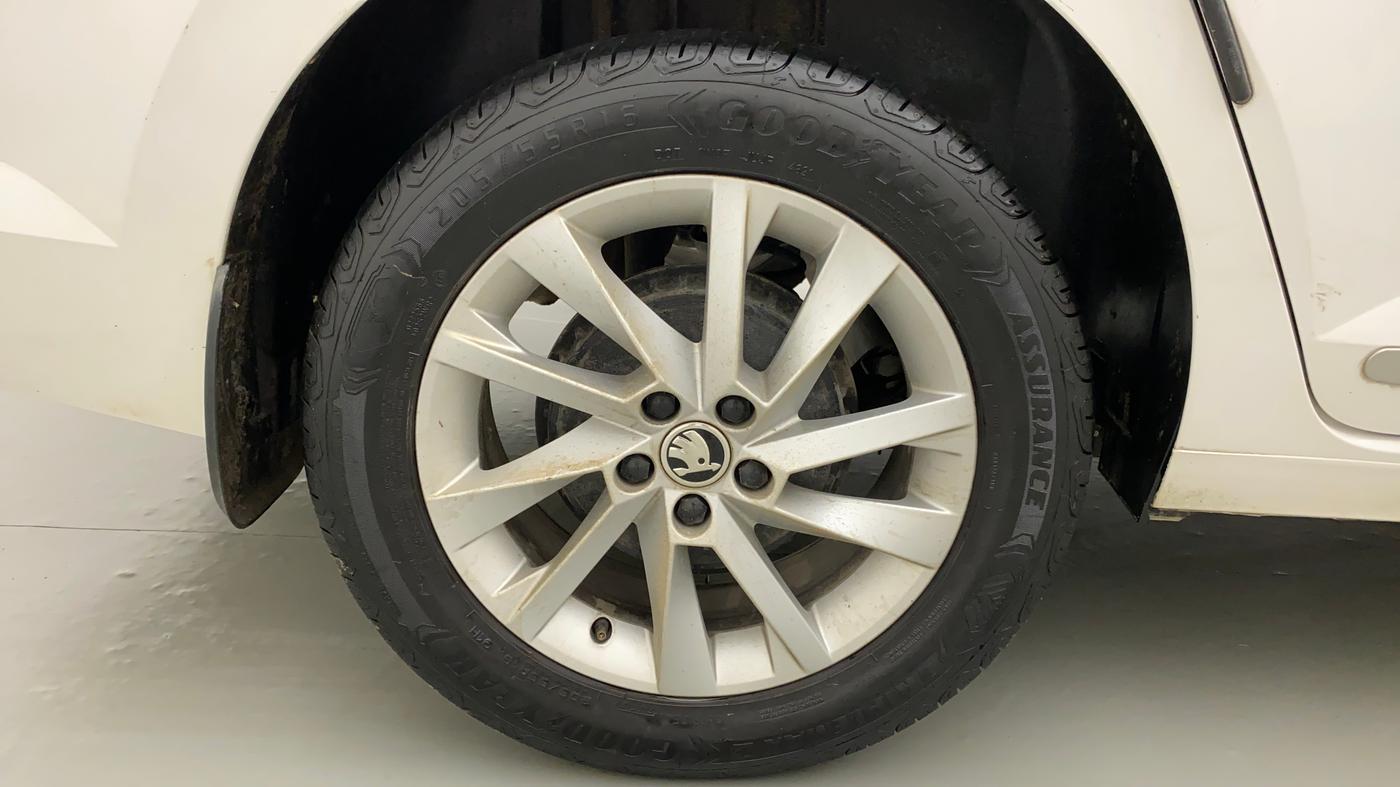 2022 Skoda SLAVIA AMBITION 1.0L TSI AT, Petrol, Automatic, 15,801 km, Right Rear Wheel
