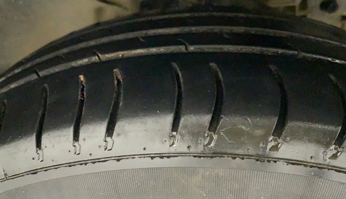 2018 Tata Tiago XE PETROL, Petrol, Manual, 36,754 km, Right Front Tyre Tread