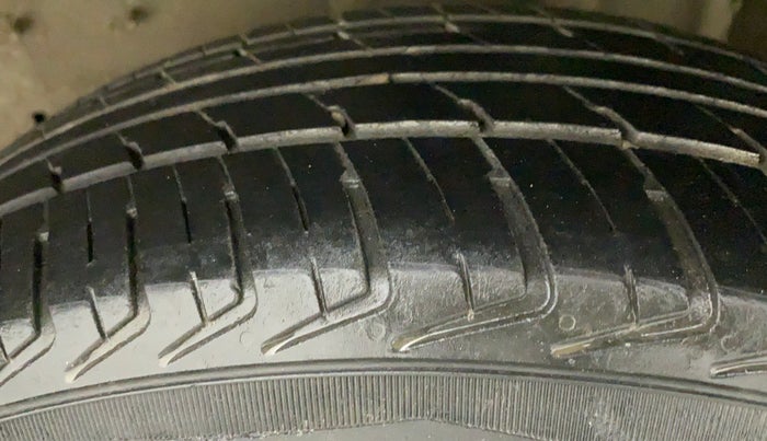 2018 Tata Tiago XE PETROL, Petrol, Manual, 36,754 km, Left Rear Tyre Tread