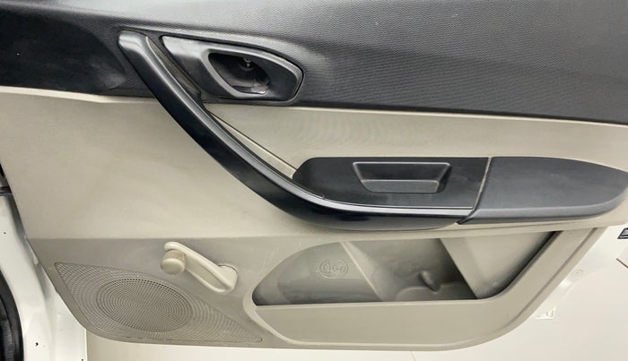 2018 Tata Tiago XE PETROL, Petrol, Manual, 36,754 km, Driver Side Door Panels Control