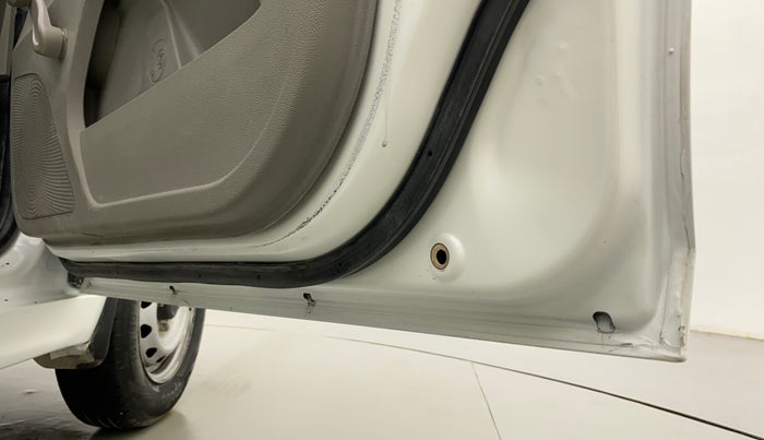 2018 Tata Tiago XE PETROL, Petrol, Manual, 36,754 km, Driver-side door - Slightly rusted
