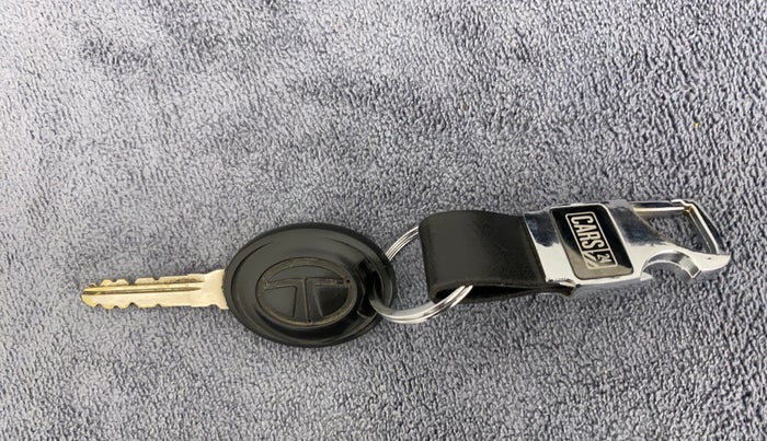 2018 Tata Tiago XE PETROL, Petrol, Manual, 36,754 km, Lock system - Dork lock functional only from remote key