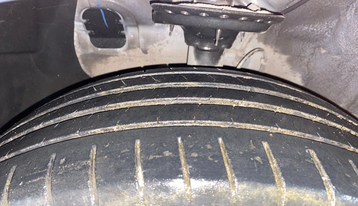 2017 Hyundai Elite i20 ASTA 1.2, Petrol, Manual, 22,932 km, Left Front Tyre Tread