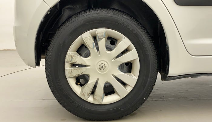 2011 Maruti Swift VXI, Petrol, Manual, 68,080 km, Right Rear Wheel