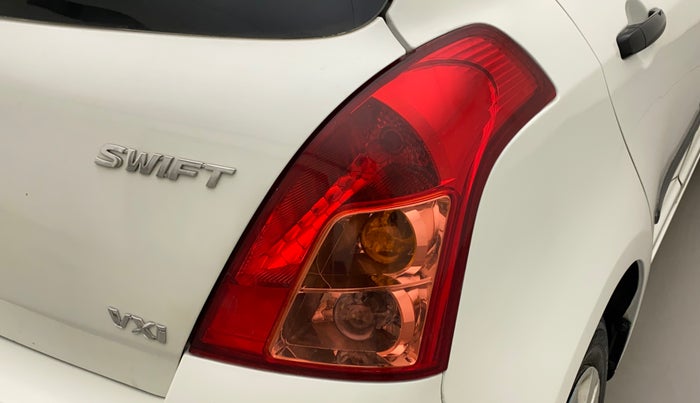 2011 Maruti Swift VXI, Petrol, Manual, 68,080 km, Right tail light - Minor scratches