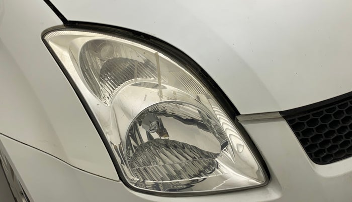 2011 Maruti Swift VXI, Petrol, Manual, 68,080 km, Right headlight - Minor scratches