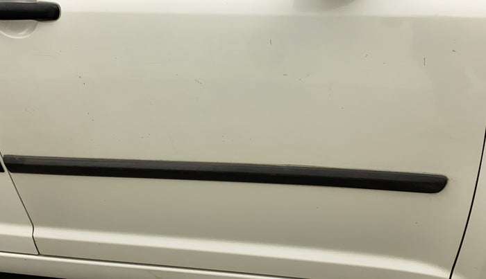 2011 Maruti Swift VXI, Petrol, Manual, 68,080 km, Driver-side door - Paint has faded