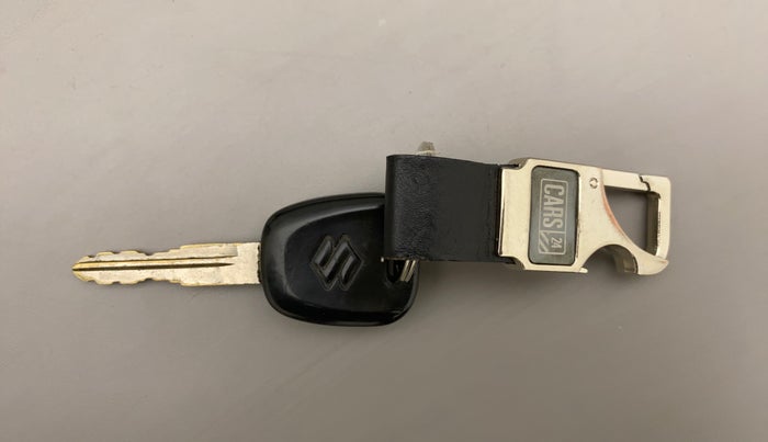 2011 Maruti Swift VXI, Petrol, Manual, 68,080 km, Lock system - Dork lock functional only from remote key