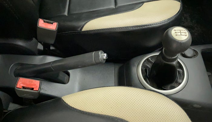 2011 Maruti Swift VXI, Petrol, Manual, 68,080 km, Gear Lever