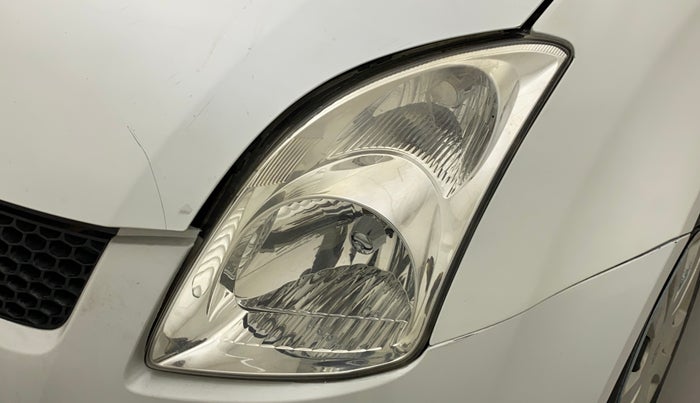 2011 Maruti Swift VXI, Petrol, Manual, 68,080 km, Left headlight - Minor scratches