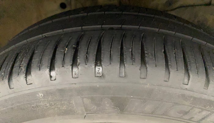 2021 Honda Jazz 1.2L I-VTEC V, Petrol, Manual, 27,926 km, Right Front Tyre Tread