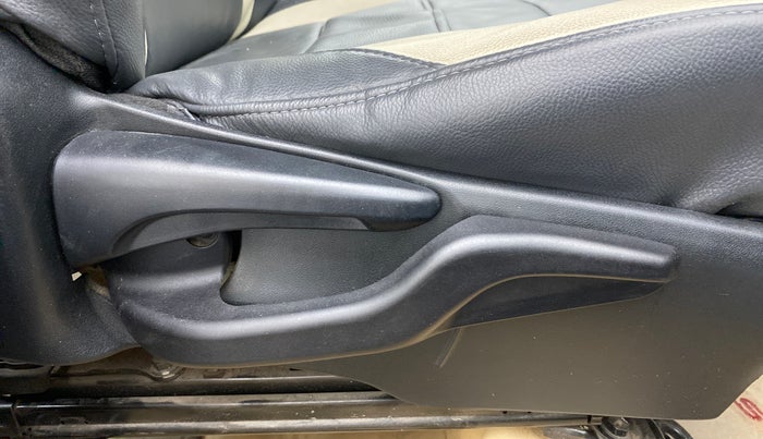 2013 Toyota Etios G, Petrol, Manual, 82,590 km, Driver Side Adjustment Panel