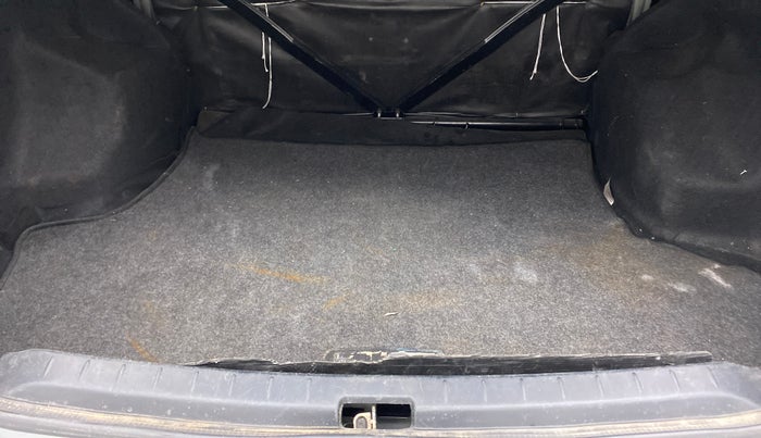 2013 Toyota Etios G, Petrol, Manual, 82,590 km, Boot Inside