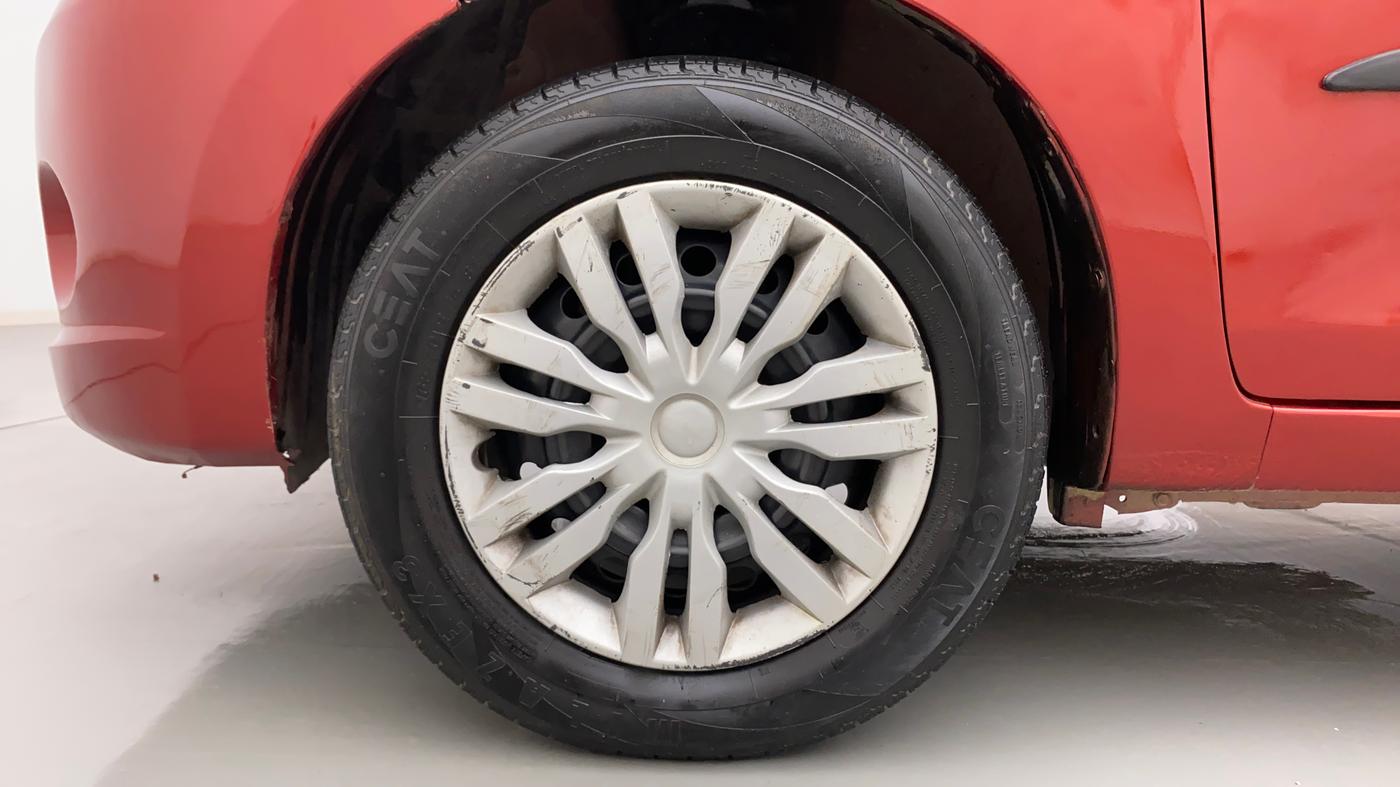 2016 Maruti Celerio VXI AMT, CNG, Automatic, 32,899 km, Left Front Wheel