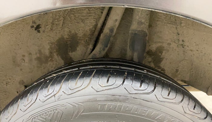 2018 Honda Amaze 1.5L I-DTEC S, Diesel, Manual, 1,28,066 km, Left Rear Tyre Tread