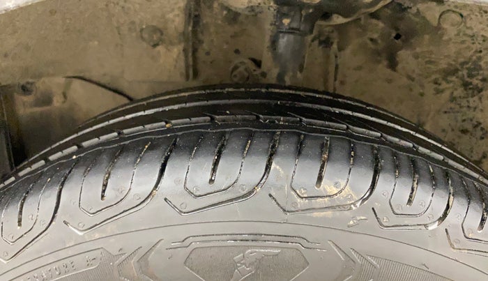 2018 Honda Amaze 1.5L I-DTEC S, Diesel, Manual, 1,28,066 km, Left Front Tyre Tread