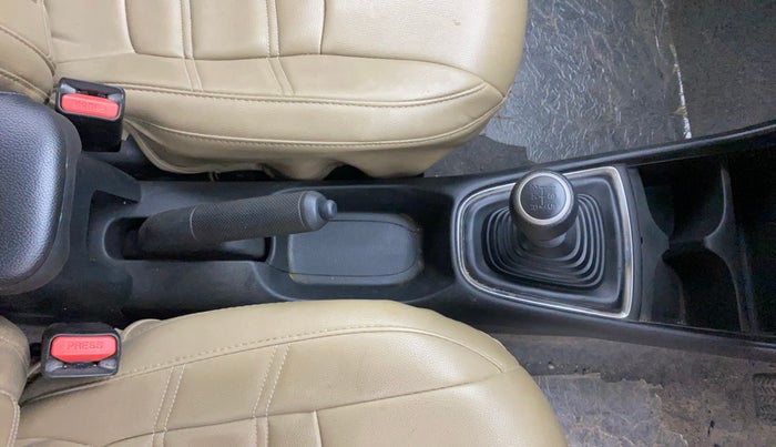 2018 Honda Amaze 1.5L I-DTEC S, Diesel, Manual, 1,28,066 km, Gear Lever