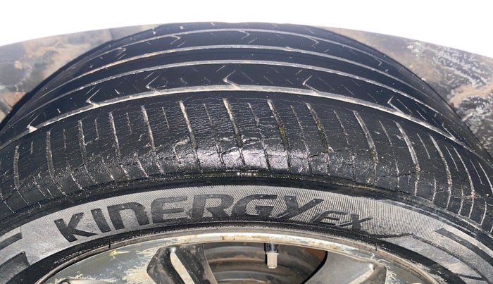 2017 Hyundai Verna 1.6 VTVT SX (O) AT, Petrol, Automatic, 43,739 km, Right Rear Tyre Tread